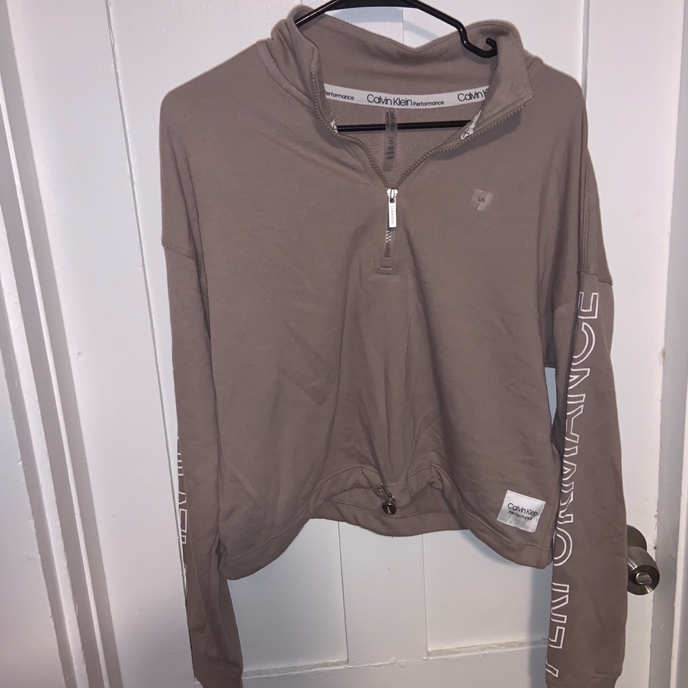 BRAND NEW CALVIN KLEIN CROPPED SWEATSHIRT